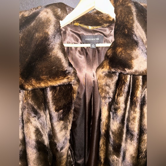 Jones New York Faux Fur Coat - Picture 2 of 4